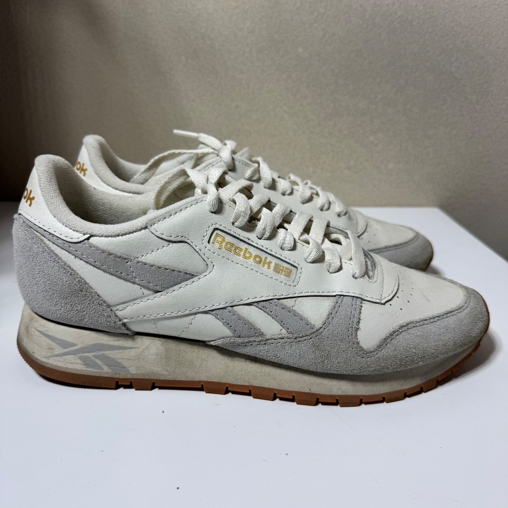 Reebok Classic Leather Mens Sneakers Size 8 White Grey Suede Gum Sole